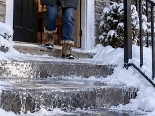 ❄️Outdoor De-Icing & Snow Melting Spray – pet-safe, dissolves frost on contact. Clear steps, walkways & patios fast